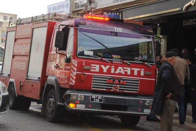 Aydın&rsquo;da &Ccedil;atıdan Y&uuml;kselen Duman Korkuttu 1