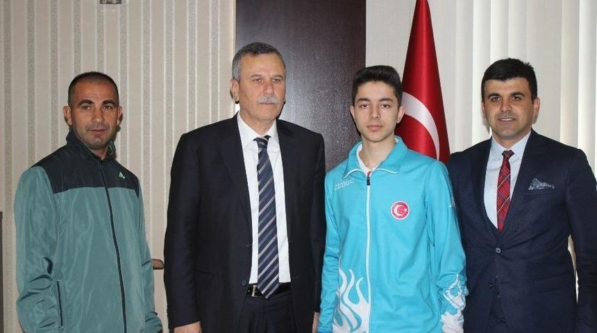 Avrupa Şampiyonundan Kaymakam G&uuml;nl&uuml;&rsquo;ye Ziyaret