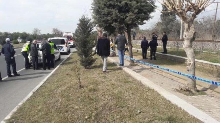 Yolcu Trenin &Ouml;n&uuml;ne Atlayarak Intihar Etti