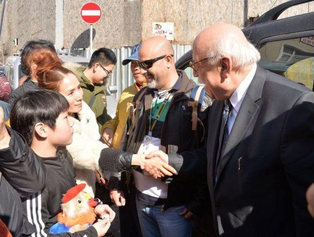 Koreli Turistlerden Bakan Avcı’ya Yoğun İlgi