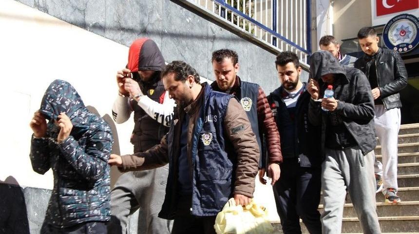 Kahvehaneye Saldıran Şehir Magandaları Adliyeye Sevk Edildi