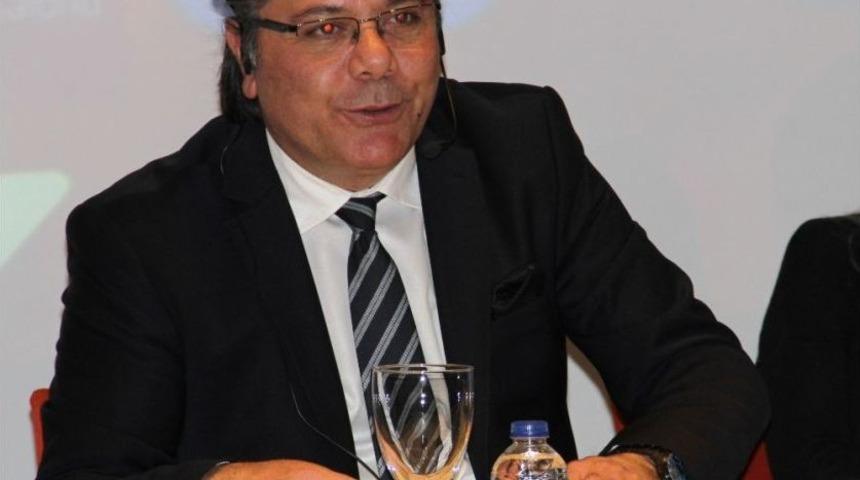 Rektum Kanserinde Ameliyatsız Tedavi Y&ouml;ntemleri Tartışılıyor