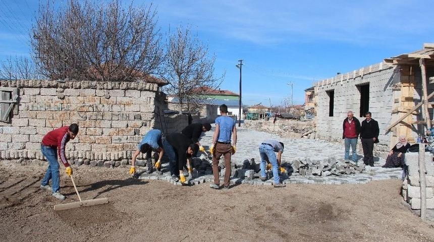 Develi’de Köylerde Parke Çalışmaları Devam Ediyor
