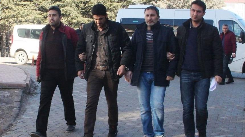 Elazığ&rsquo;da Pkk Propagandası Yapan 2 Ş&uuml;pheli Tutuklandı