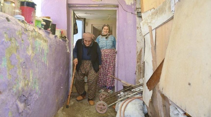 82 Yaşında Cami N&ouml;beti Tutan Fatma Sazan&rsquo;ın Kızı Konuştu