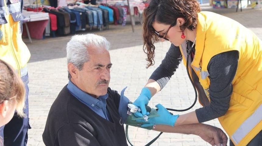 Yalıkavak Pazarında Şeker Ve Tansiyon &Ouml;l&ccedil;&uuml;m&uuml; Yapıldı