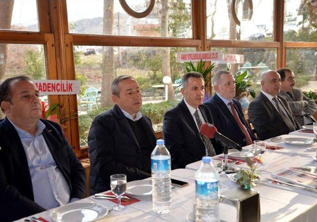 Bilecik Valisi Süleyman Elban, Mermer Ve Maden Grubu Temsilcileriyle Buluştu