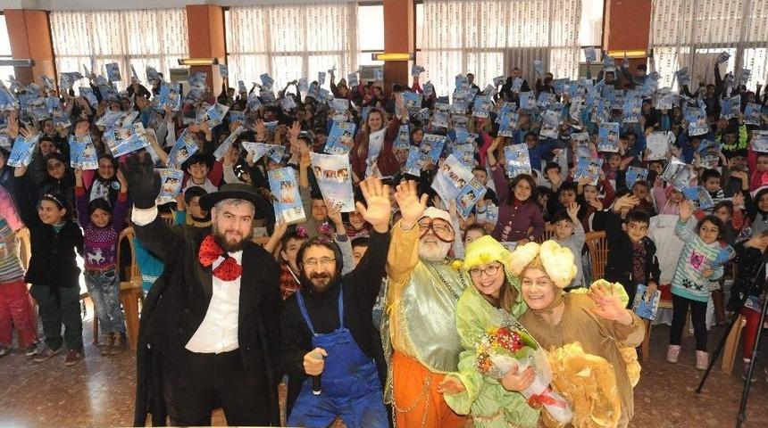 B&uuml;y&uuml;kşehir Tiyatrosu Karacasu&rsquo;da Sahne Aldı