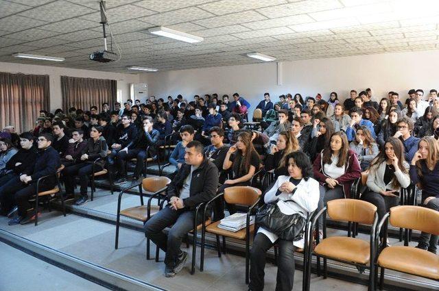 İstanbul Kemerburgaz Üniversitesinden Öğrencilere Meslek Eğitimi