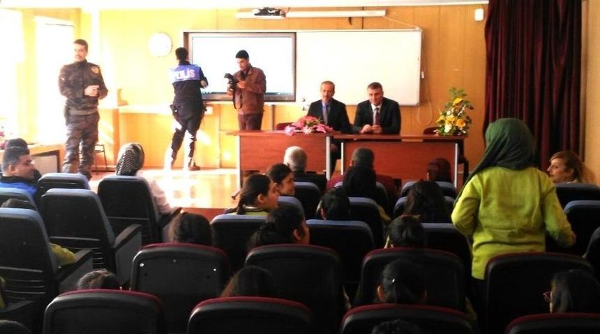 Alper Ve Kızılkaya Öğrencilerle Buluştu