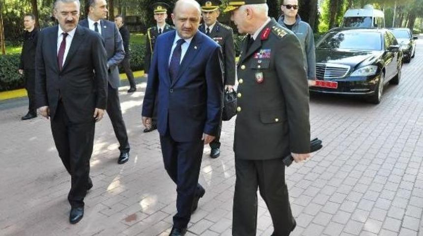 Bakan Işık, Savunma Sanayisi Temsilcileriyle Buluştu (2)