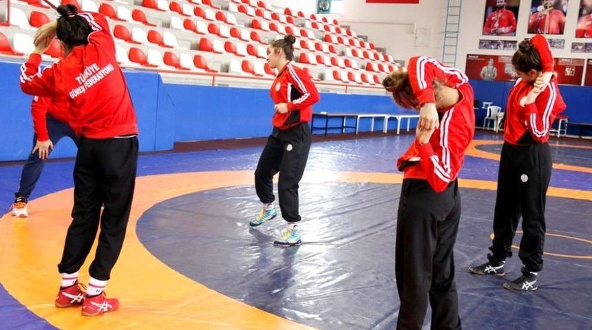 Minderin Yıldız Sultanları 2017 Yılına Damga Vurmaya Hazırlanıyor