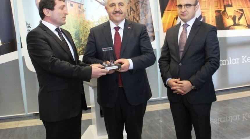 Bakan Ahmet Arslan &Ccedil;anakkale Valiliğini Ziyaret Etti