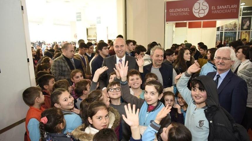 Başkan Togar&rsquo;dan &Ouml;ğrencilere Hediye Kitap