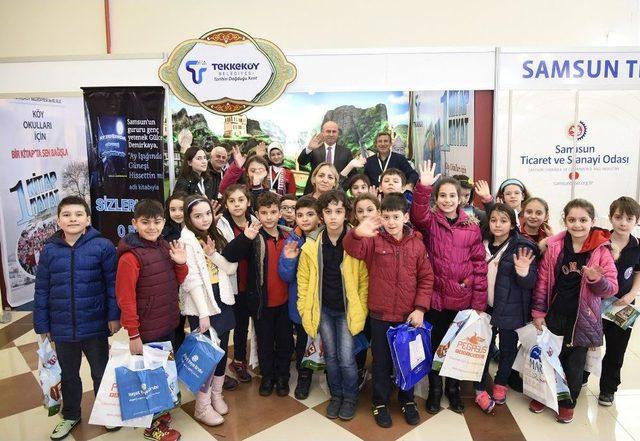 Başkan Togar&rsquo;dan &Ouml;ğrencilere Hediye Kitap 1