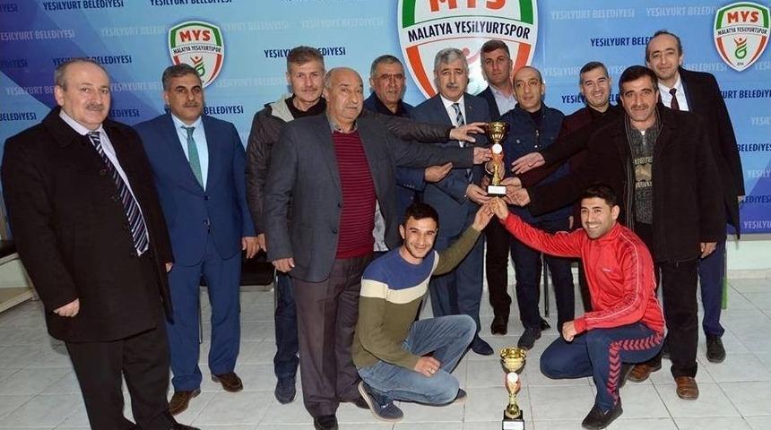 Başkan Polat Başarılı Sporcularla Bir Araya Geldi