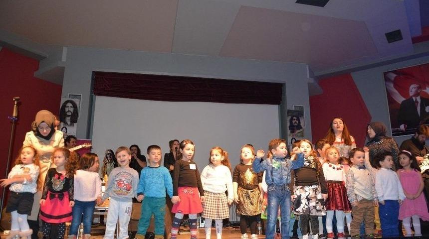 Barış Man&ccedil;o Sevgisi Salonlara Sığmadı