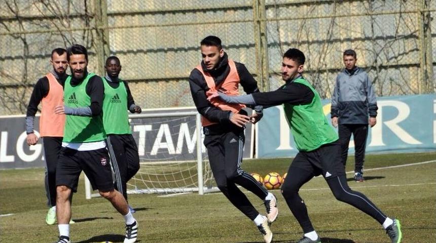 Gaziantepspor, Fenerbah&ccedil;e Ma&ccedil;ı Hazırlıklarını S&uuml;rd&uuml;r&uuml;yor