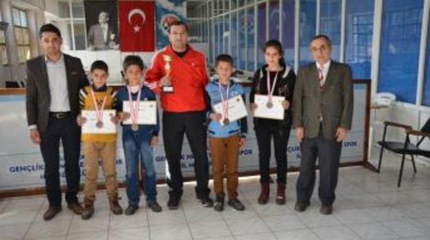 Okullar Arası Satran&ccedil; M&uuml;sabakaları Sona Erdi