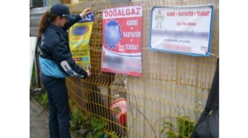 Sapanca&rsquo;da İzinsiz Asılan Tabelalar S&ouml;k&uuml;l&uuml;yor