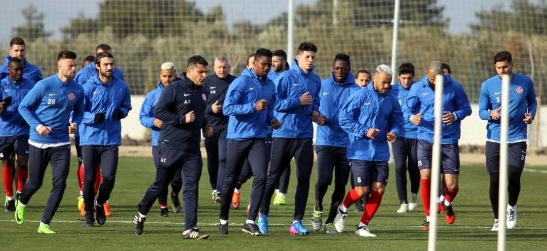 Antalyaspor, Akhisar Ma&ccedil;ının Hazırlıklarını S&uuml;rd&uuml;r&uuml;yor