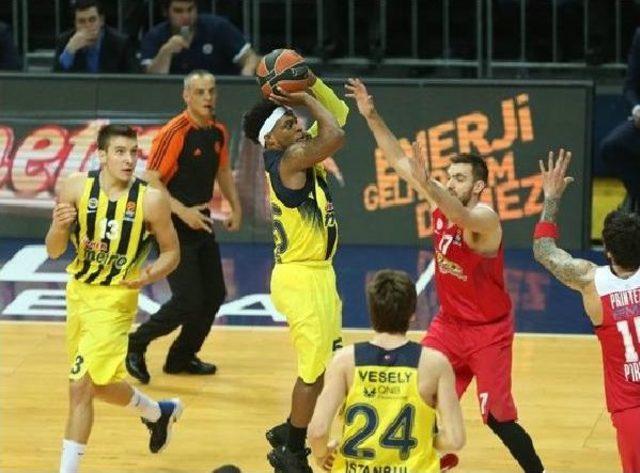 Fenerbahçe: 67 - Olympiakos: 64