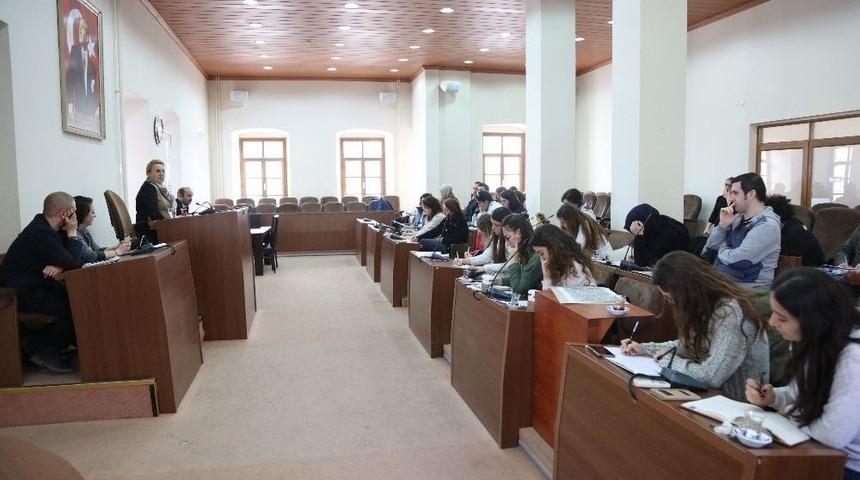 İyte&rsquo;li &Ouml;ğrenciler Projelerini Başkan Uyar&rsquo;a Sundu