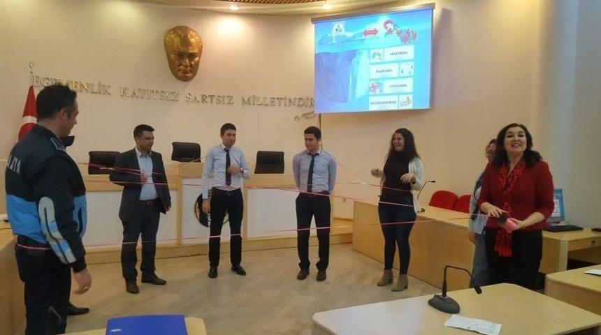 Burhaniye Belediyesi &Ccedil;alışanlarına Hizmet İ&ccedil;i Eğitim