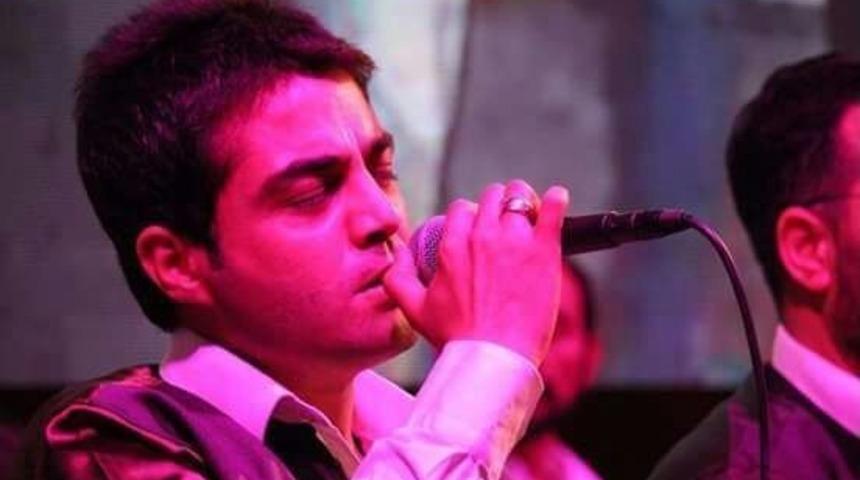 Sıra Gecelerinin Vazge&ccedil;ilmez Sesi Oldu