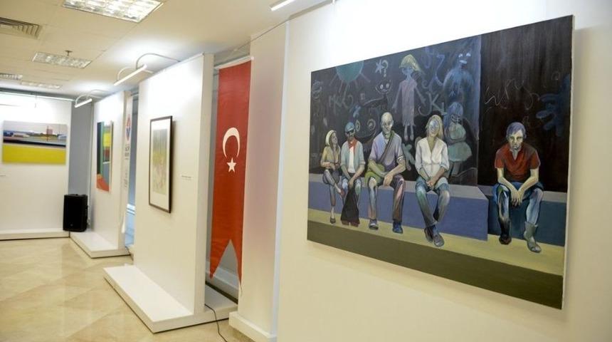 &Uuml;niversite Mezunlarından Resim Sergisi