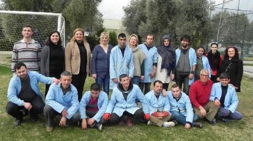 Zihinsel Engellilere Bah&ccedil;ıvanlık Eğitimi