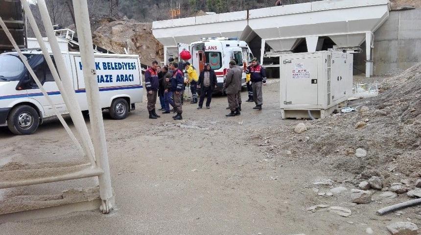 Damper Y&uuml;ksek Gerilim Hattına Temas Etti, Şof&ouml;r Hayatını Kaybetti