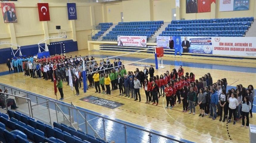 Okul Sporları Voleybol Gen&ccedil;ler A B&ouml;lgesel Eleme M&uuml;sabakaları Başladı