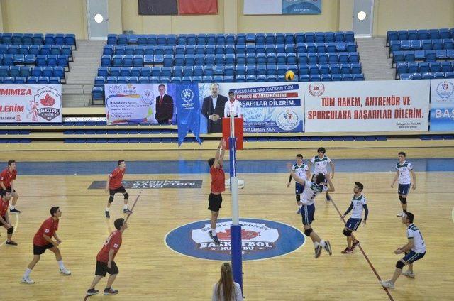 Okul Sporları Voleybol Gençler A Bölgesel Eleme Müsabakaları Başladı