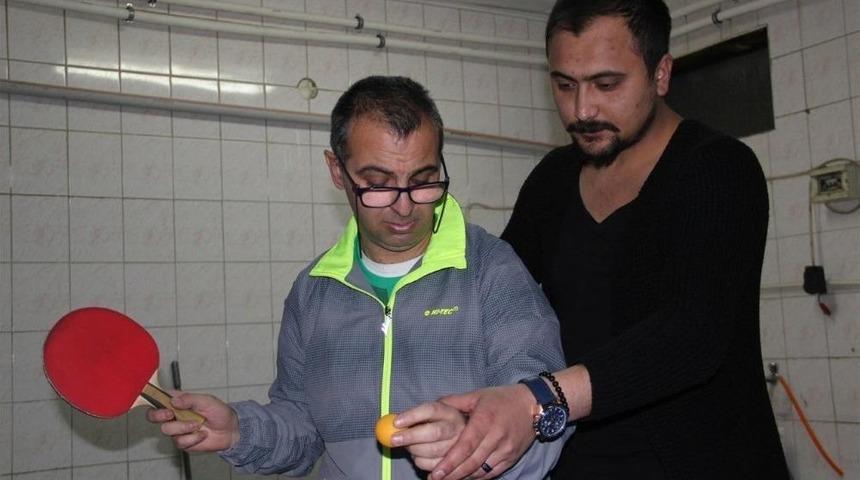 &Ouml;zel İnsanlar Masa Tenisi Şampiyonasına Hazırlanıyor