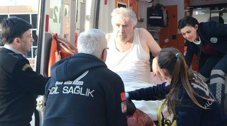 Porsuk Çayı’na Düşen Yaşlı Adamı Vatandaşlar Kurtardı