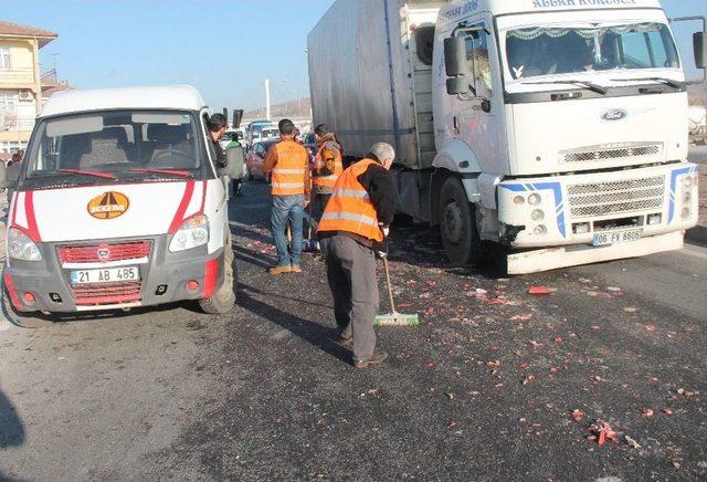 Elazığ’da Zincirleme Kaza: 4 Yaralı