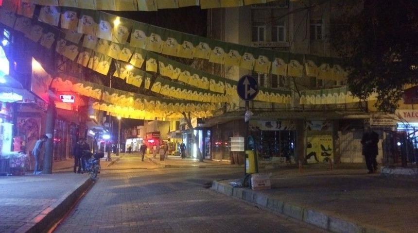 Adıyaman Caddeleri Sarı Yeşilli Bayraklarla Donatıldı