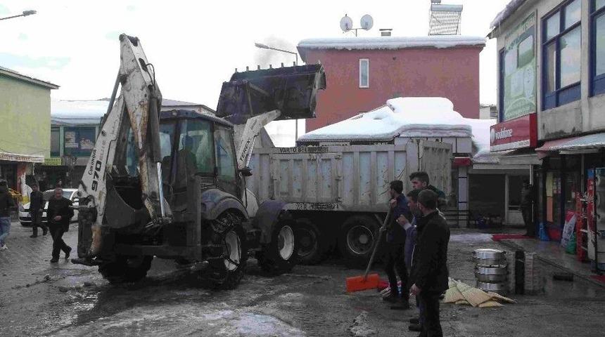 Varto&rsquo;da Karla M&uuml;cadele &Ccedil;alışması