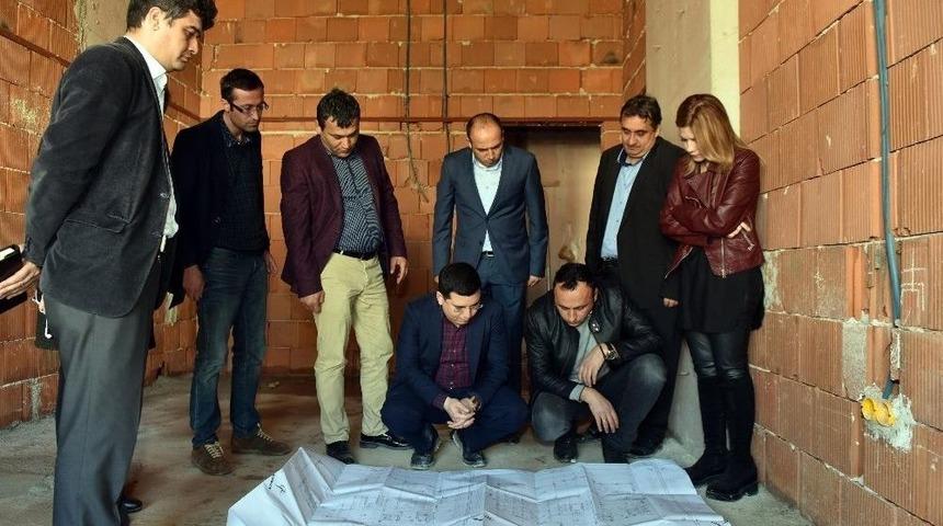 T&uuml;t&uuml;nc&uuml;, Esentepe Semt Konağı İnşaatını İnceledi