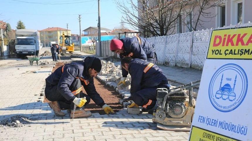 Adapazarı&rsquo;nda Yollarda Bakım Ve Onarım &Ccedil;alışmaları S&uuml;r&uuml;yor