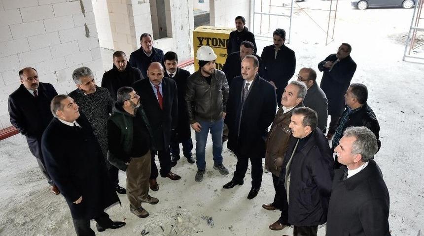 Başkan Akg&uuml;l, Ekin Mahallesi Aile Merkezini İnceledi