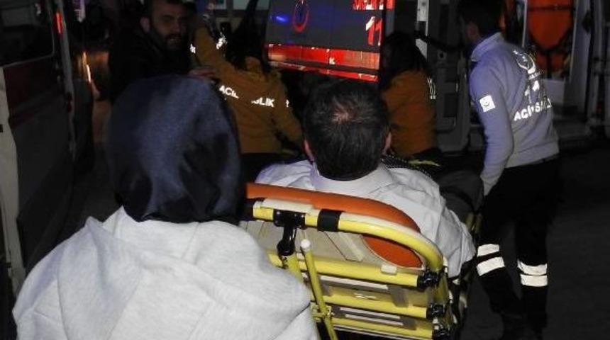 Emekli Emniyet M&uuml;d&uuml;r&uuml; Kavga Ettiği Kişiyi Vurdu, Kendi Silahıyla Yaralandı