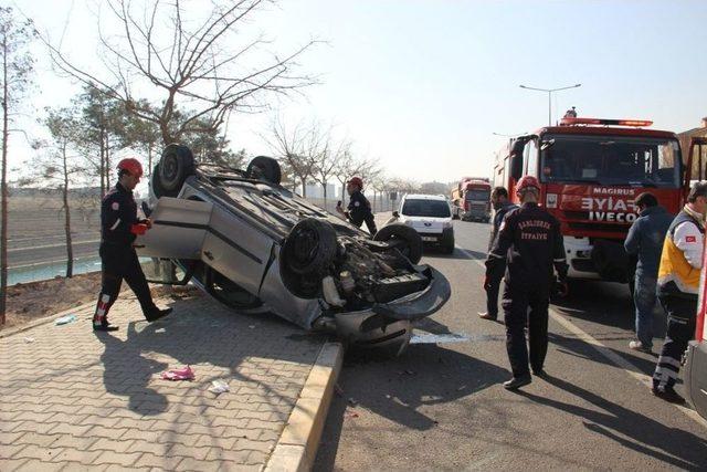 Takla Atan Otomobilin Bayan Sürücüsü Yaralandı