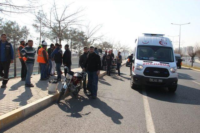 Takla Atan Otomobilin Bayan Sürücüsü Yaralandı