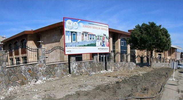 Türkiye’nin En Büyük Gençlik Merkezinde Sona Yaklaşıldı