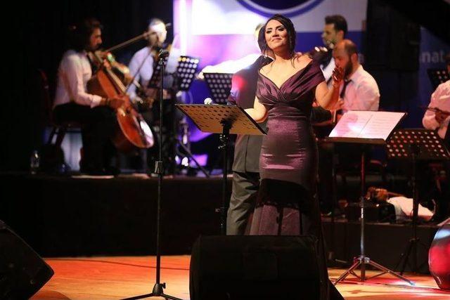 Kütahya’da Türk Halk Müziği Konseri