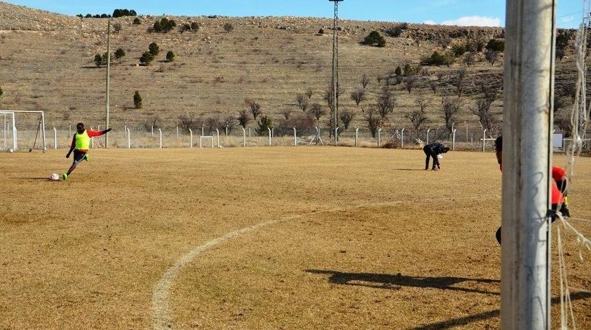 Jonathan Ayite, Antrenman Sonrası Ekstra &Ccedil;alışıyor
