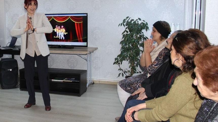 &Ccedil;ankaya Evlerinde &rsquo;kahkaha Terapisi&rsquo;