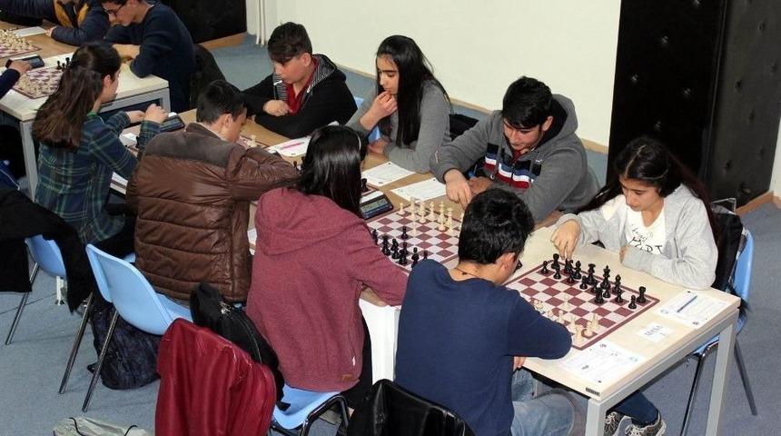 Okul Sporları Satran&ccedil; İl Birinciliği M&uuml;sabakaları Başladı